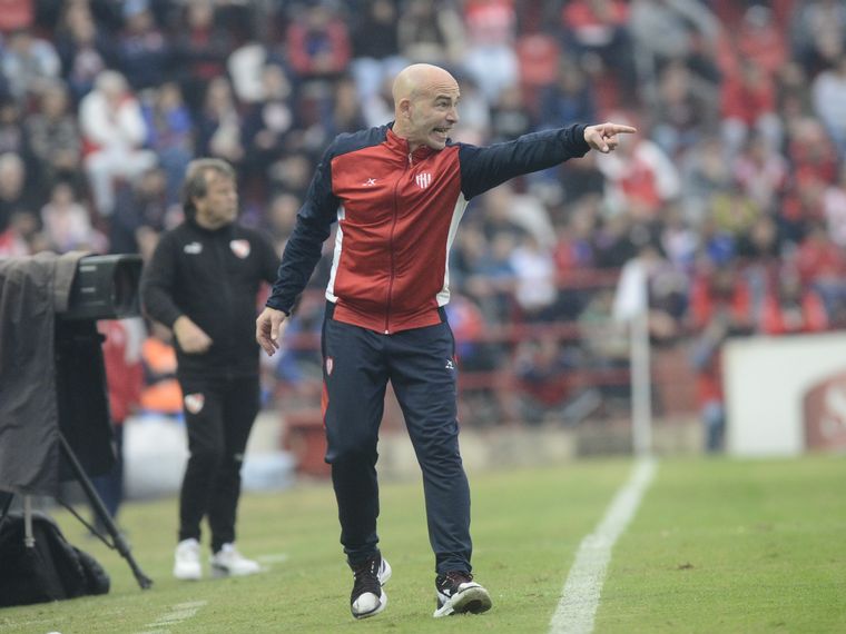 FOTO: Sebastián Méndez dejó de ser el director técnico de Unión.