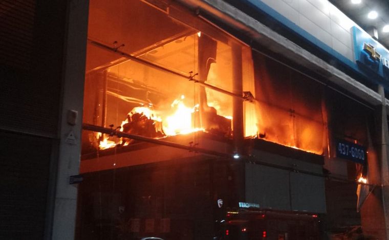 Pesado Castro Chevrolet en llamas.