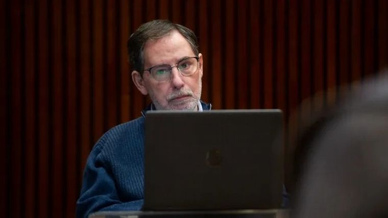 El político Jorge Rivas podrá recuperar su voz con este software (Foto: La Capital)