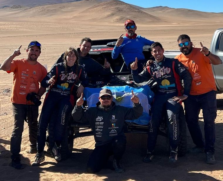 El equipo de Cavigliasso festejando en Chile.