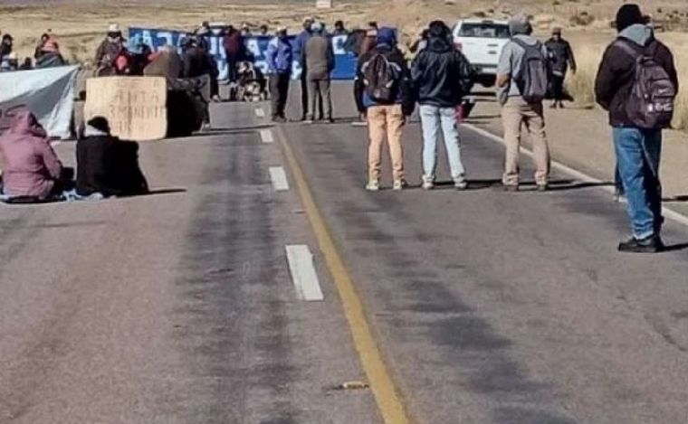 Los bloqueos de las rutas jujeñas ya impactan en los pueblos salteños.