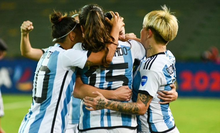 La selección femenina se prepara para el Mundial.