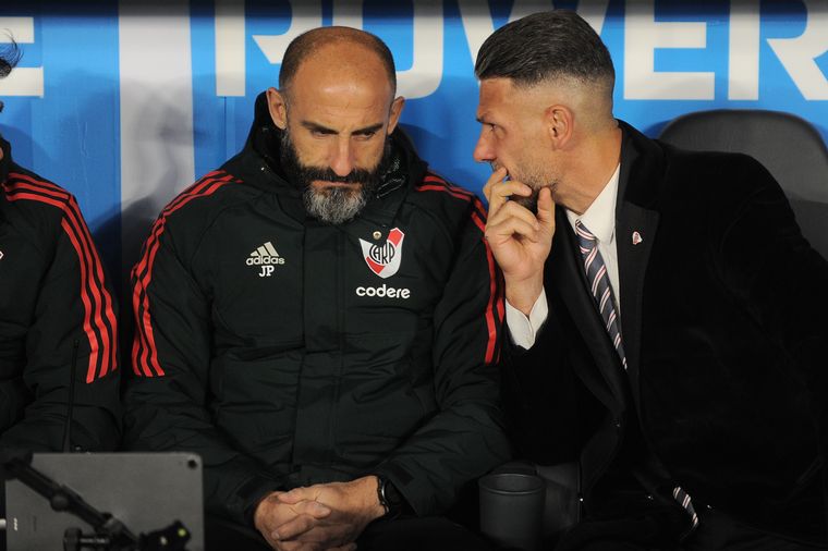 Pinola y Demichelis, en el banco