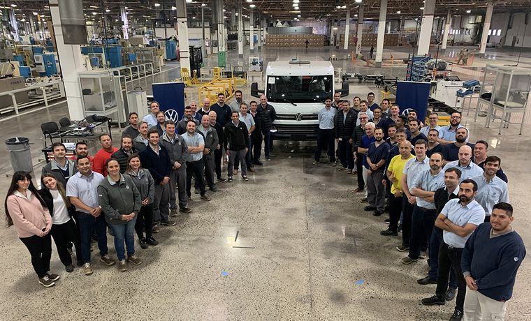 FOTO: El Centro Industrial Córdoba ya ensambló el primer camión Volkswagen,