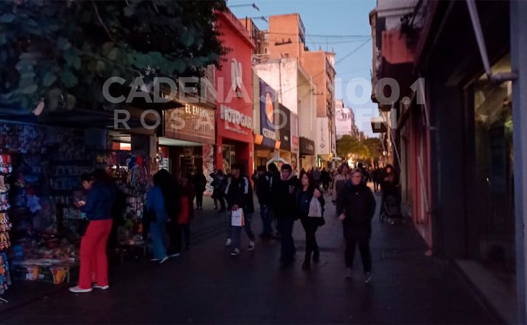 FOTO: Las postales del centro de Rosario en medio del apagón masivo
