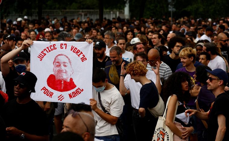 Protestas en Francia por el crimen de un joven a manos de la Policía. (Foto: NA)