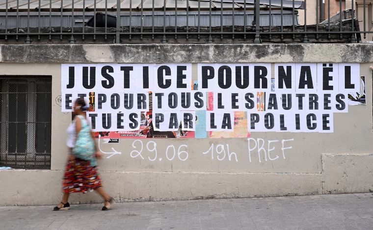FOTO: Protestas en Francia por el crimen de un joven a manos de la Policía. (Foto: Télam)