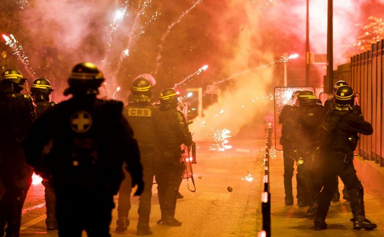 Incidentes en Francia por el crimen de un joven en manos de la Policía. (Foto: NA)