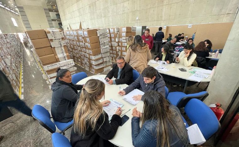 Tribunales II, donde se hace el escrutinio definitivo. (Daniel Cáceres/Cadena 3)