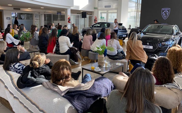 Exitoso paso del "Women By Peugeot" por AVEC Rosario