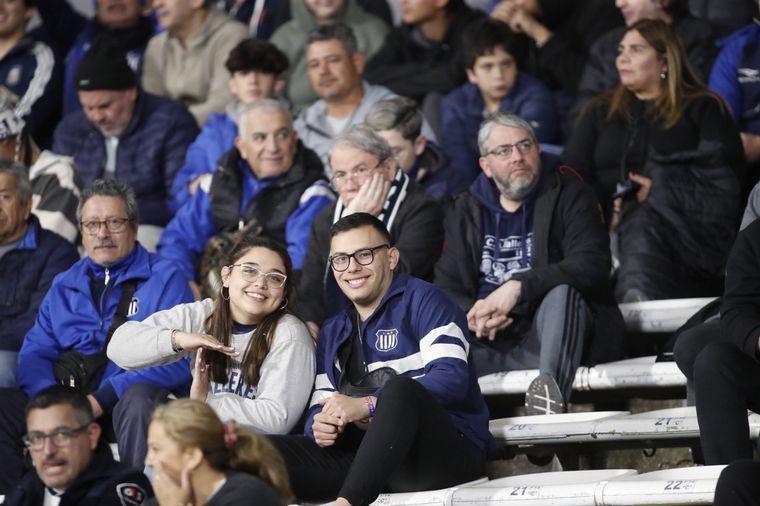 Los hinchas de Talleres coparon las tribunas del Kempes.