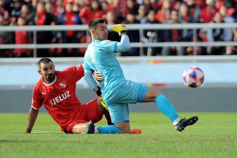 FOTO:  Cauteruccio convirtió el gol que le dio la victoria a Independiente.