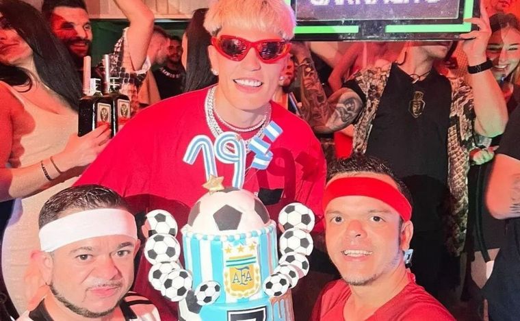 Alejandro Garnacho volvió a protagonizar las redes con su festejo de cumpleaños