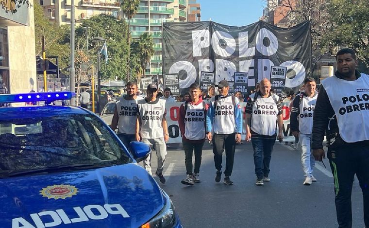 Protesta de piqueteros en Córdoba. (Foto: Daniel Cáceres/Cadena 3)