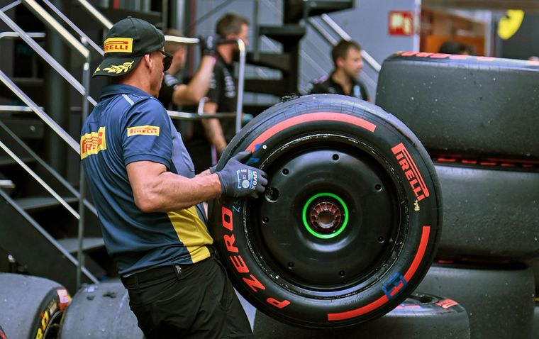 FOTO: Pirelli estrenará su nueva construcción de neumáticos lisos en Silverstone