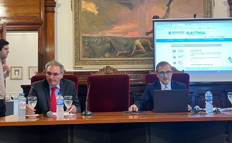 El Tribunal Electoral confirmó la victoria de Llaryora en Córdoba. (Daniel Cáceres)