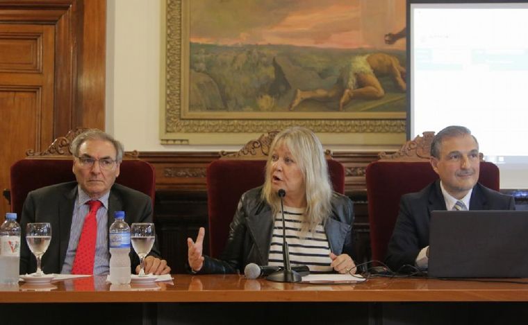 Tribunal Electoral confirmó el triunfo de Llaryora. (Foto: Daniel Cáceres/Cadena 3)