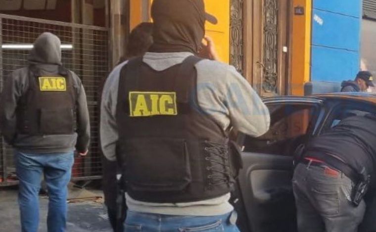 El momento de la detención que llevó adelante la AIC.