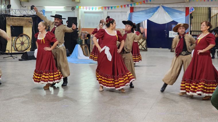Bajo el Cielo de mi Tierra 