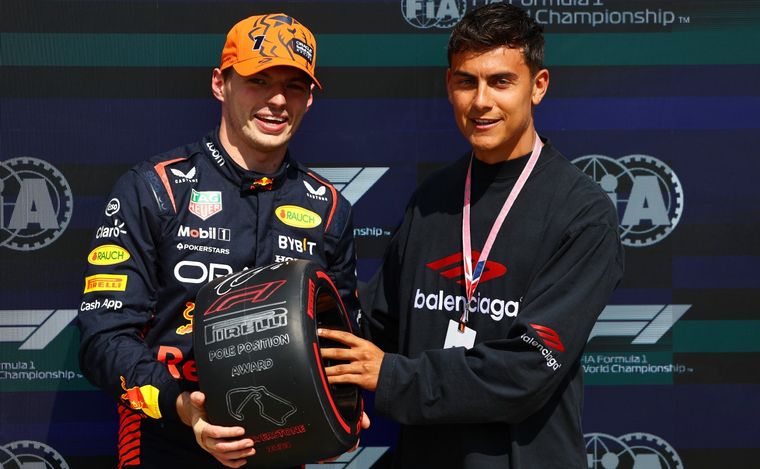 El campeón mundial argentino, Pablo Dybala, premia a Verstappen por su nueva pole
