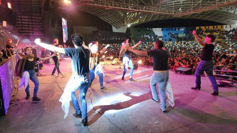 Villa María celebró el Día de la Independencia con el Folk Fest.