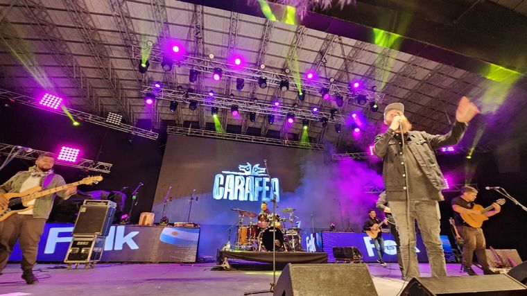 Grandes músicos y figuras pasaron por el Folk Fest.