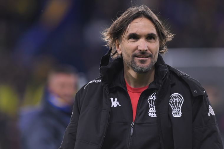 El apuntado por Riquelme es Diego Martínez, ex DT de Huracán