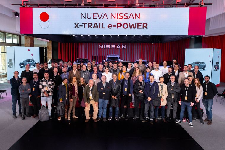 FOTO: Periodistas de la Industria Automotriz en la presentación de Nissan Argentina.