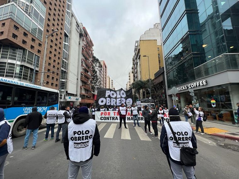 FOTO: El Polo Obrero marcha en Córdoba.