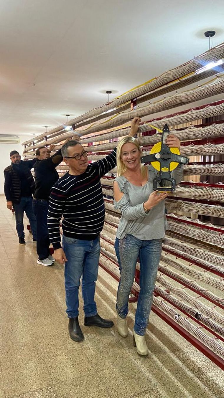 Oncativo rompió un nuevo récord: elaboró un salame de 230 metros de largo