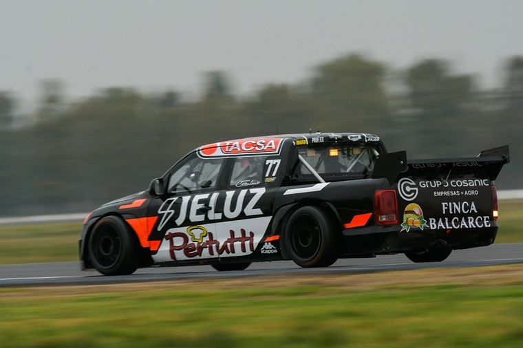 Diego Ciantini (Amarok) líder del campeonato, va por la primera victoria.