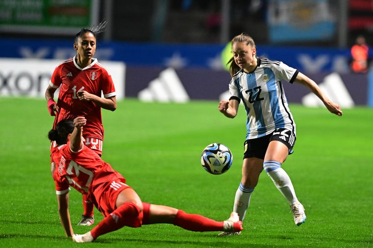 El seleccionado femenino argentino se despidió del público en San Nicolás.