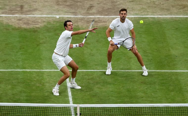 FOTO: Horacio Zeballos y Marcel Granollers perdieron la final de dobles de Wimbledon.