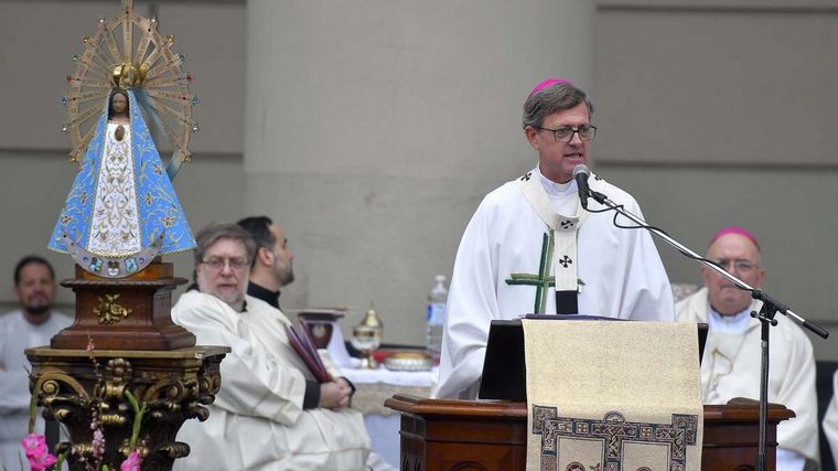 FOTO: Ya como arzobispo de Buenos Aires García Cuerva pidió "no fomentar la grieta".
