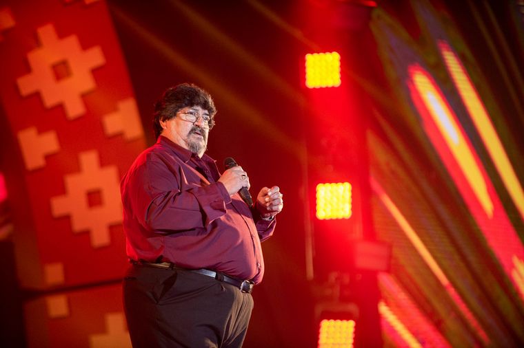 Luciano Pereyra enamoró con sus melodías al público del festival del Poncho