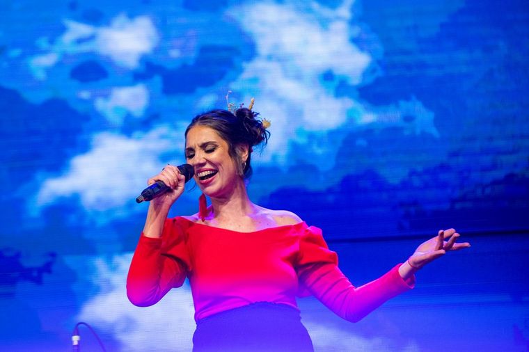 Luciano Pereyra enamoró con sus melodías al público del festival del Poncho