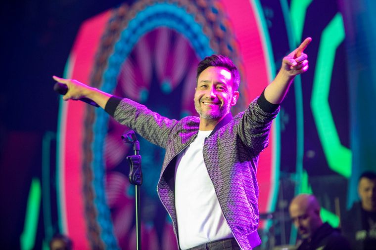 Luciano Pereyra enamoró con sus melodías al público del festival del Poncho