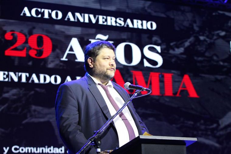 Nicolás Wiñazki, en la ceremonia en el Teatro Comedia de la ciudad de Córdoba.