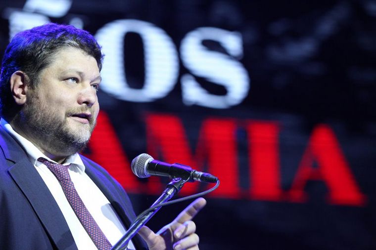 Nicolás Wiñazki, en la ceremonia en el Teatro Comedia de la ciudad de Córdoba.