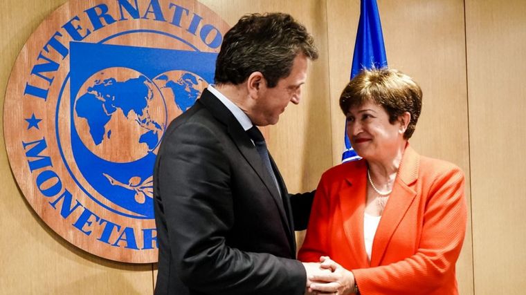 FOTO: Acuerdo entre la Argentina y el FMI: desembolsarán US$ 7.500 millones en agosto