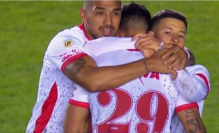 Axel Rodríguez celebra el segundo gol de 