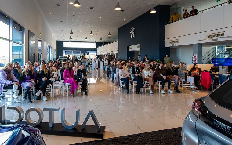 FOTO: Autocity presentó el primer evento “Women by Peugeot” en Córdoba