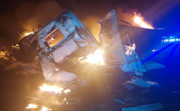 FOTO: Triple choque de camiones, vuelco e incendio en Vicuña Mackenna