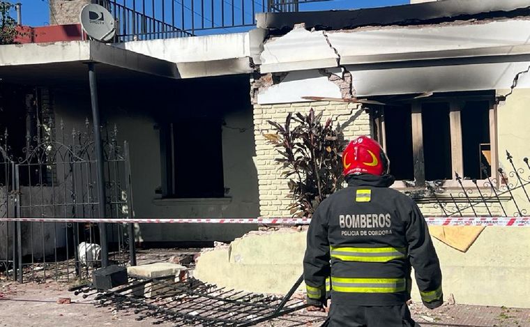 Explotó una casa en Córdoba. (Foto: Daniel Cáceres/Cadena 3)