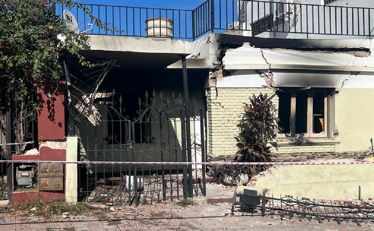 La explosión causó daños graves a la casa. (Foto: Daniel Cáceres/Cadena 3)