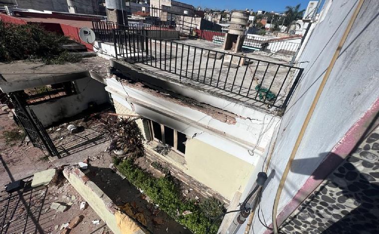 La explosión causó daños graves a la casa. (Foto: Daniel Cáceres/Cadena 3)