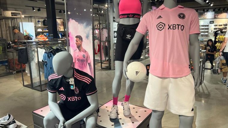 La camiseta de Messi ya está disponible en Miami.