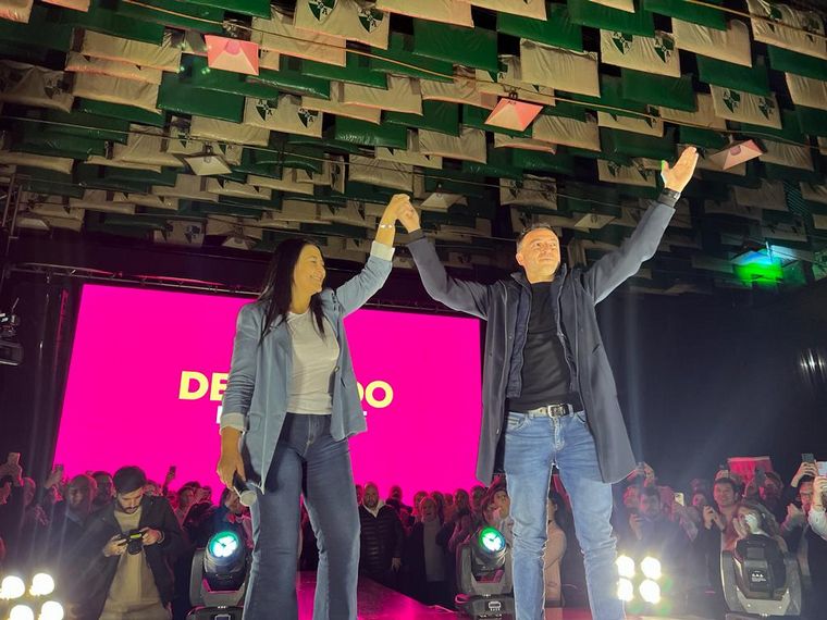 Rodrigo De Loredo cerró campaña con la presencia de dirigentes locales de JxC