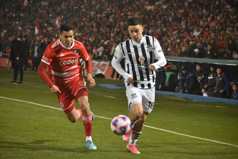 Rodrigo Garro, el mago albiazul (Foto: Prensa Talleres)