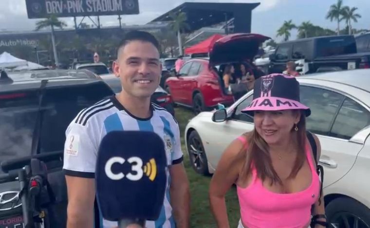 Los hinchas viven la previa del debut de Lionel Messi en Inter Miami.
